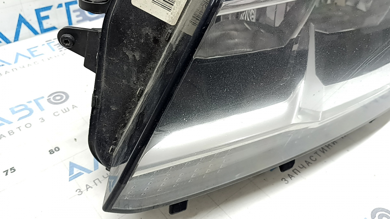 Фара передняя левая VW Tiguan 18-21 галоген, ДХО LED, песок, царапины