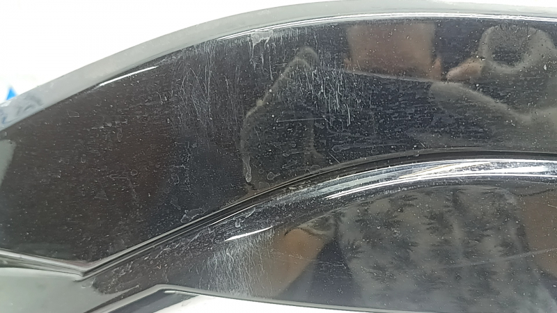 Губа переднего бампера Nissan Ariya 23-26 под парктроники, черный глянец, царапины, трещины, погнуто крепление, примята