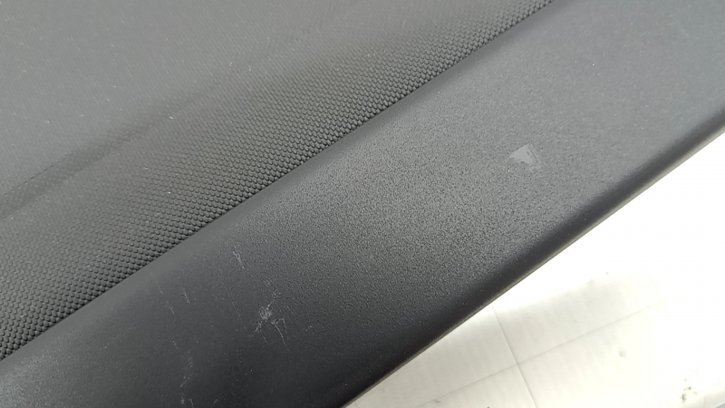 Шторка багажника VW Tiguan 18-24 черный, царапины