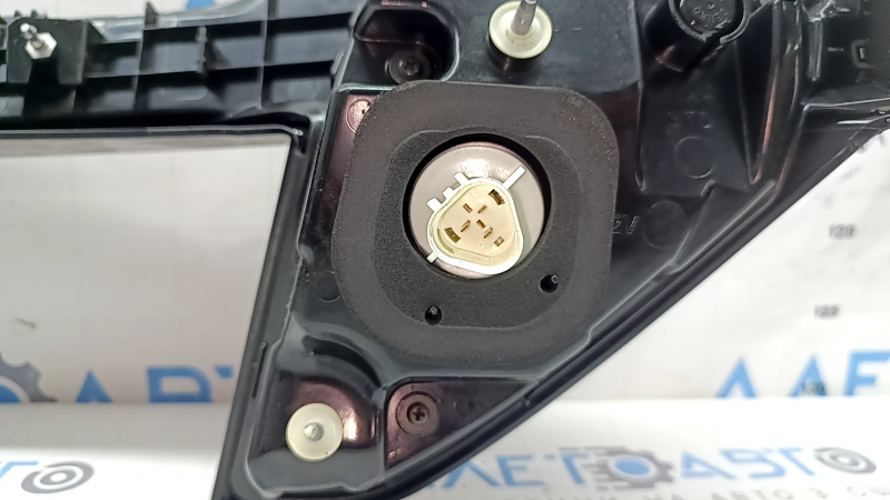 Ліхтар внутрішні двері багажника центральний Hyundai Tucson 22-24 LED під камеру, без камери
