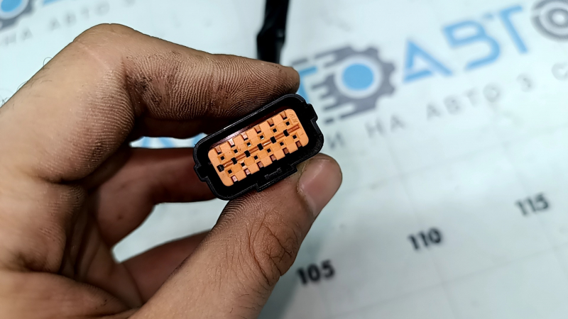 Ліхтар внутрішні двері багажника центральний Hyundai Tucson 22-24 LED під камеру, без камери