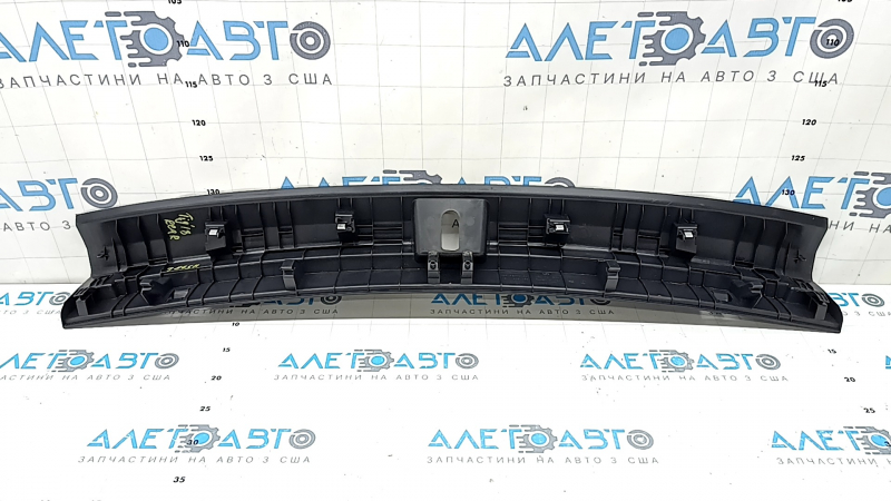 Накладка проема багажника VW Tiguan 18-24 черная, царапины