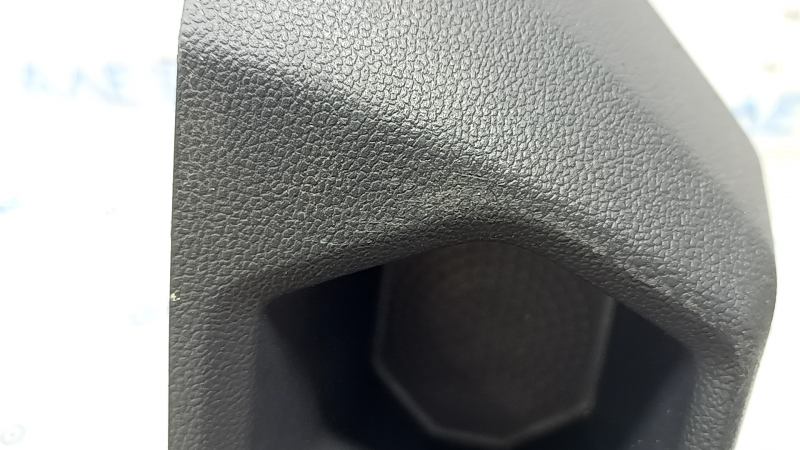 Накладка обшивки арки багажника ліва VW Tiguan 18-24 чорна під 3 ряди, подряпини