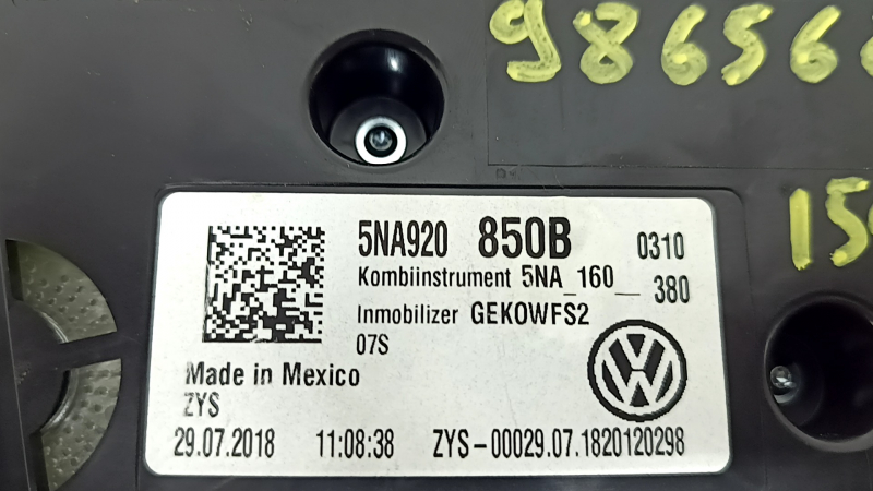 Щиток приладів VW Tiguan 18-21 SEL 159k, подряпини