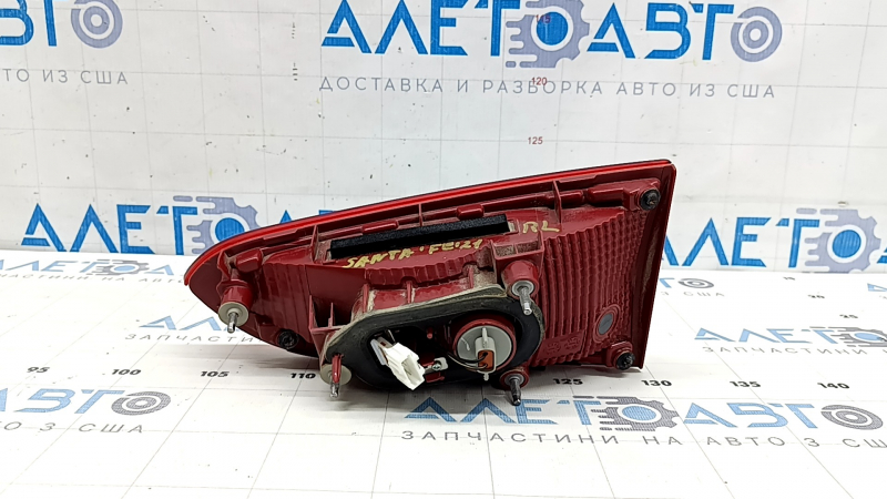 Фонарь внутренний дверь багажника левый Hyundai Santa FE 21-23 галоген, царапина