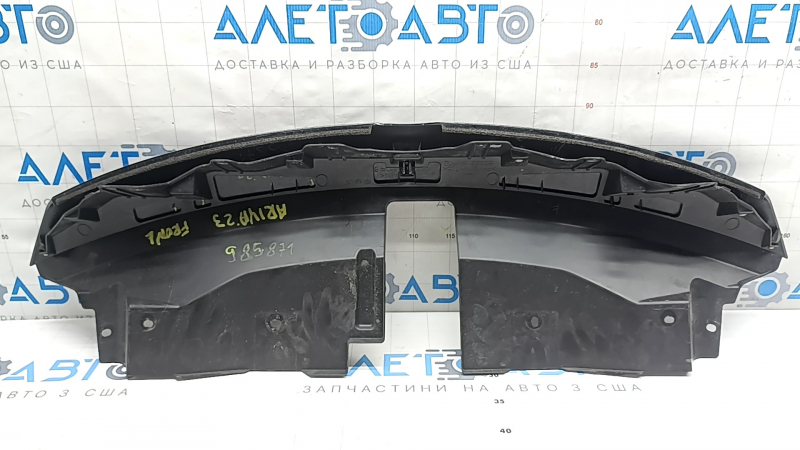 Накладка телевизора Nissan Ariya 23-26 черный глянец, сломаны крепления и направляющие, царапины, сколы