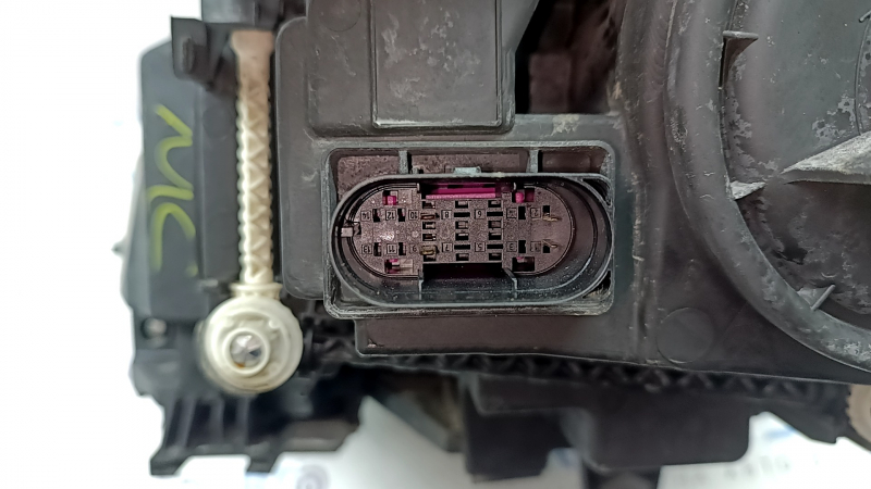 Фара передня права у зборі Mercedes W167 GLE 350 450 20-23 LED з ущільнювачем