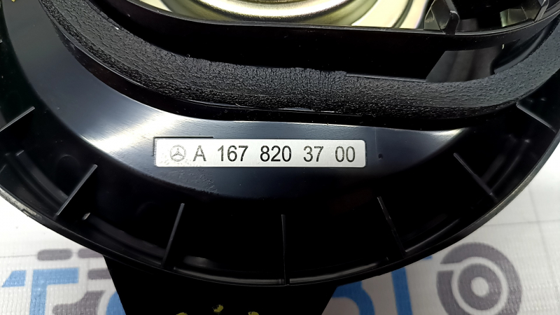 Сабвуфер у ногах пасажира Mercedes W167 GLE 350 450 20-26 Burmester, зламане кріплення