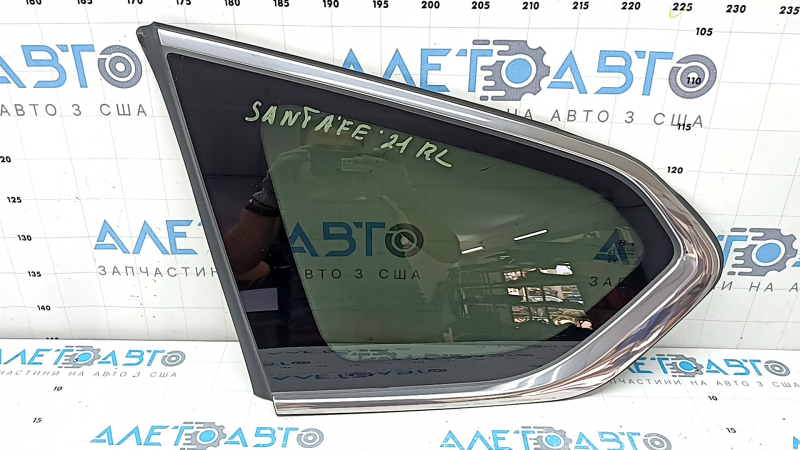 Форточка глухе скло задня ліва Hyundai Santa FE 19-23 тонування, хром