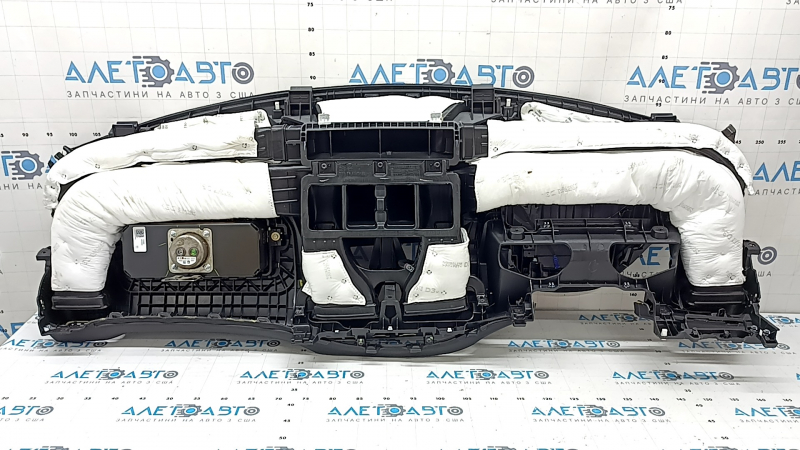 Торпедо передняя панель с AIRBAG Hyundai Santa FE 21-23 черная, с накладками и молдингами серый ромб, царапины