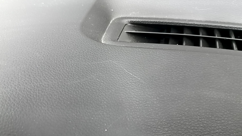 Торпедо передняя панель с AIRBAG Hyundai Santa FE 21-23 черная, с накладками и молдингами серый ромб, царапины