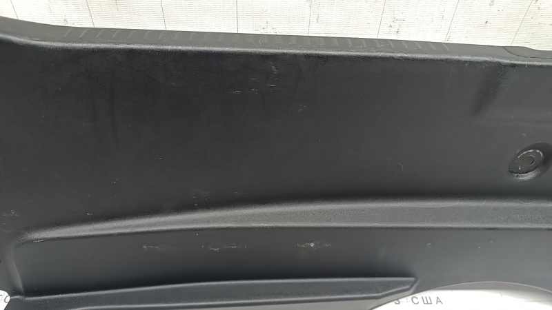Накладка проема багажника Toyota Camry v55 15-17 usa черная, царапины