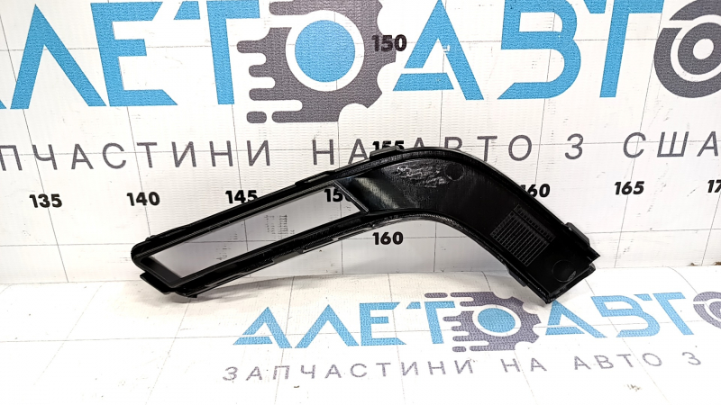 Накладка молдинг переднего бампера правый Audi A3 8V 17-20 S-line