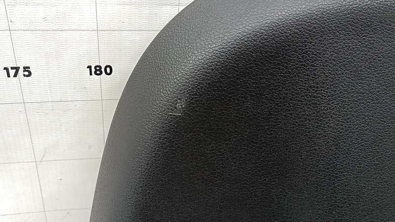 Накладка пассажирского сиденья задняя Hyundai Santa FE 21-23 черная, царапины