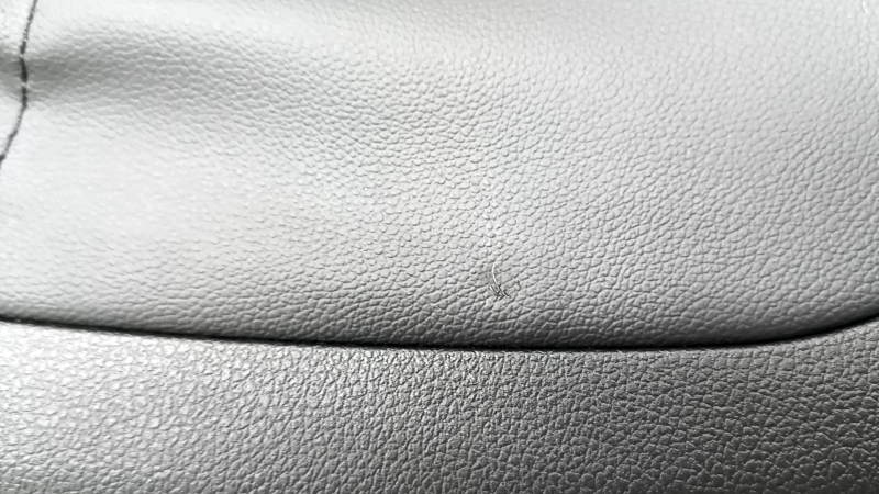 Накладка пассажирского сиденья задняя Hyundai Santa FE 21-23 черная, царапины