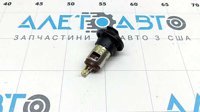 Прикурювач центральної консолі Hyundai Santa FE 21-23 чорний