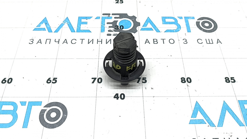 Отбойник капота правый Mercedes X167 GLS 450 580 20-26 на кузове