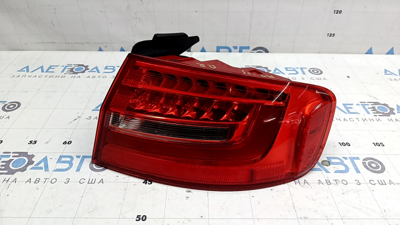Фонарь внешний крыло правый Audi A4 B8 13-16 рест седан LED, царапины