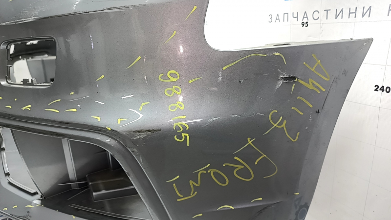 Бампер передний голый Audi A4 B8 13-16 рест, S-Line, серебро, под омыватели фар, без заглушек, царапины, прижат, треснут, надломаны крепления, сломано крепление