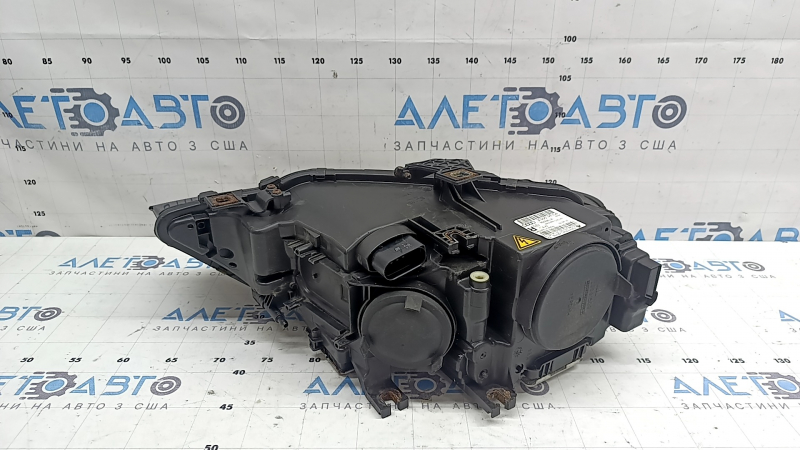 Фара передняя правая в сборе Audi A4 B8 13-16 рест ксенон led, под полировку, желтит led