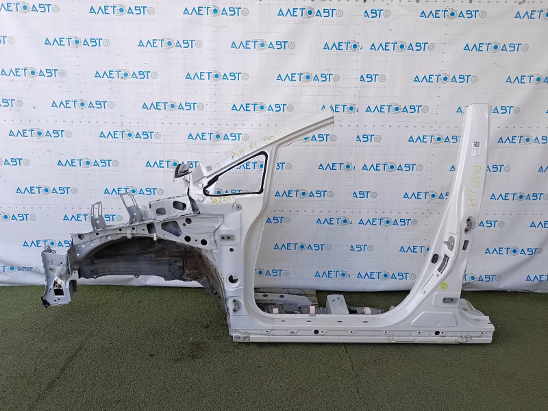 Четверть передняя левая кузова Toyota Prius V 2012-2017, состояние отличное
