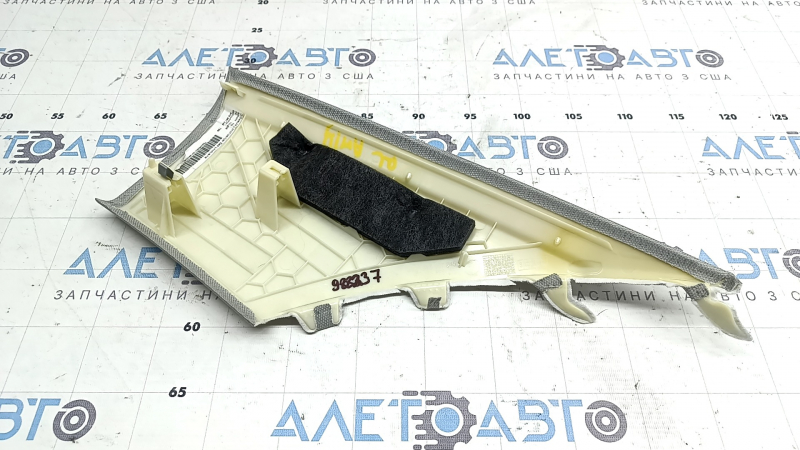 Накладка задней стойки левая Audi A4 B8 13-16 рест седан, светло серый, под химчистку