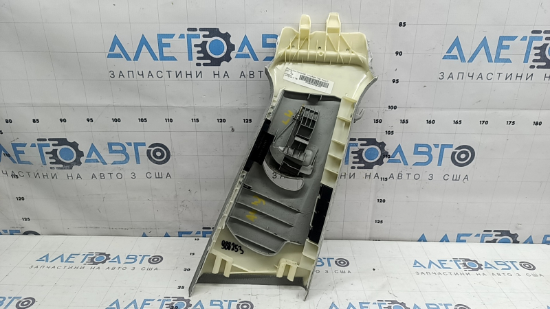 Накладка центральной стойки верхняя ремень левая Audi A4 B8 13-16 рест, седан серый, под химчистку