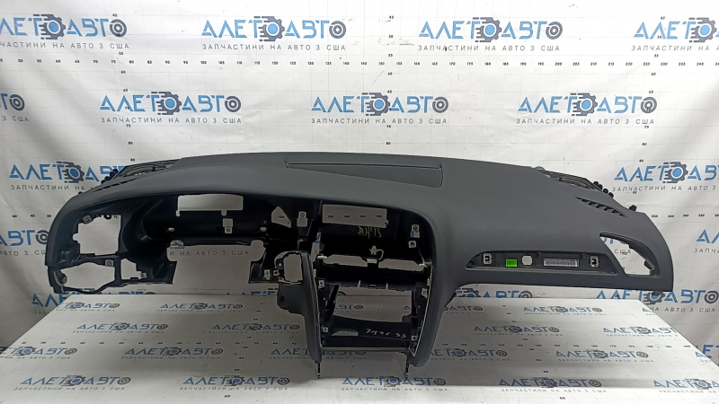 Торпедо передняя панель с AIRBAG Audi A4 B8 13-16 черная рест