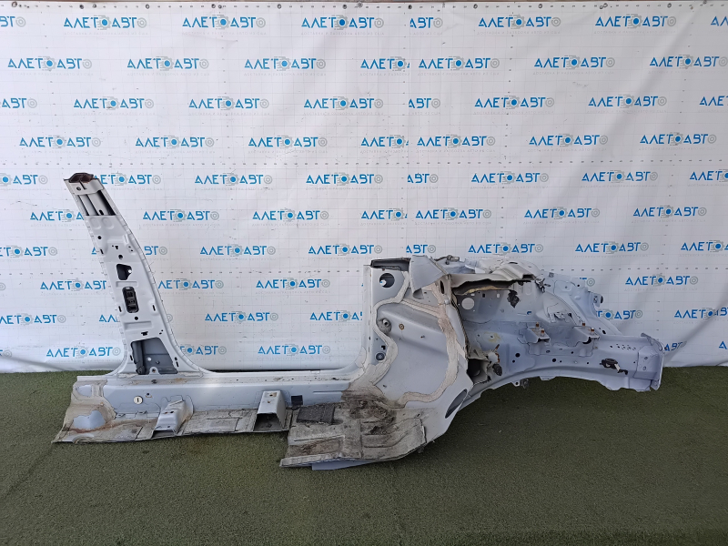 Четверть передняя левая Ford Fusion mk5 13-20 отпилена, с центральной стойкой, белая без верхней стойки