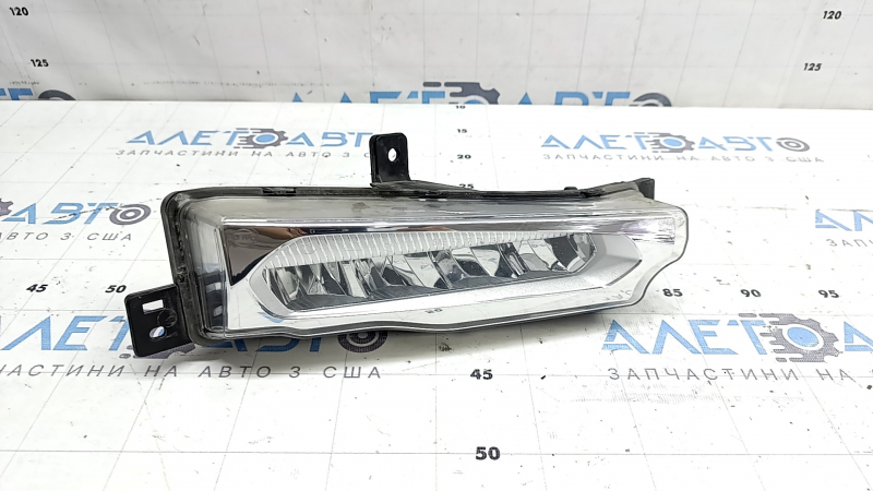 Противотуманная фара птф правая BMW X3 G01 18-21 светлая, песок