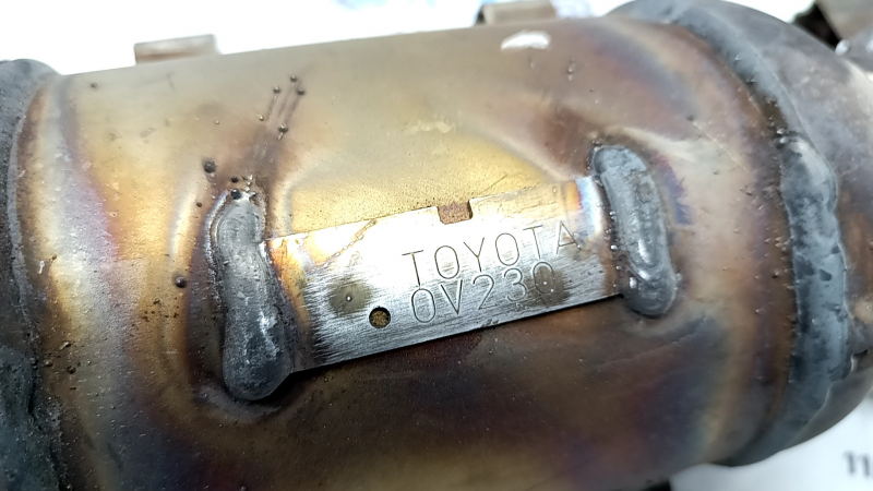 Колектор випускний із каталізатором Toyota Camry v55 15-17 hybrid