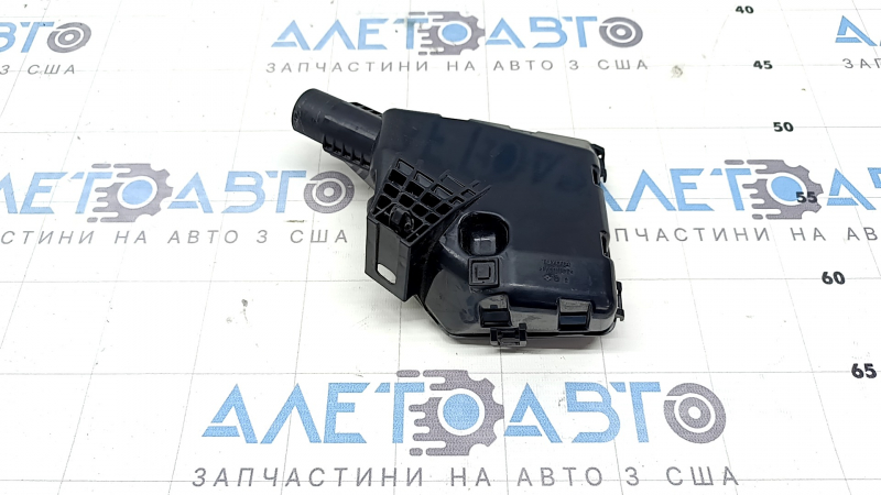 Корпус блока предохранителей подкапотный правый Toyota Camry v55 15-17 2.5 usa нижняя часть