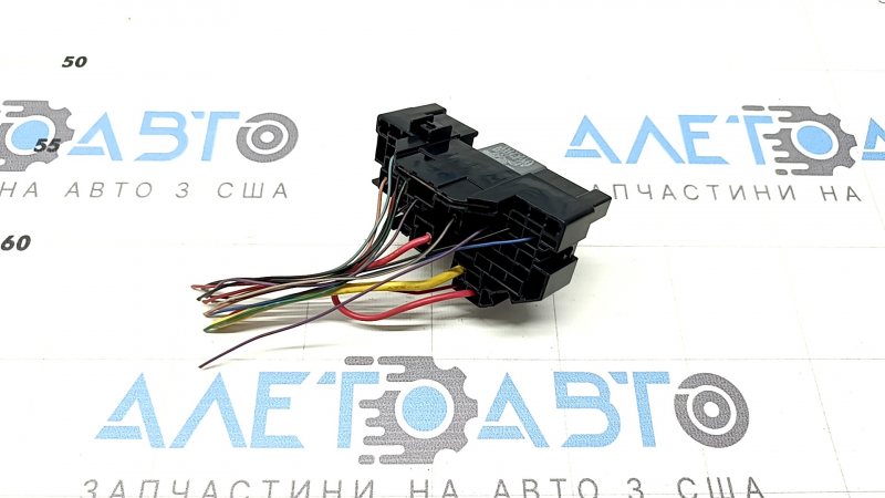 Блок предохранителей подкапотный правый Toyota Camry v55 15-17
