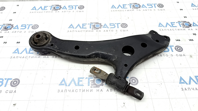 Рычаг нижний передний левый Toyota Camry v55 15-17 usa, микротрещины С/Б