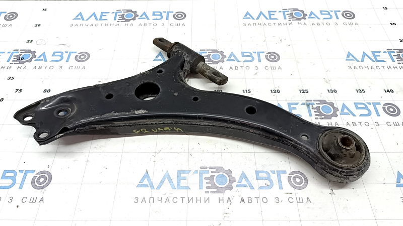 Рычаг нижний передний правый Toyota Camry v55 15-17 usa микротрещины С/Б