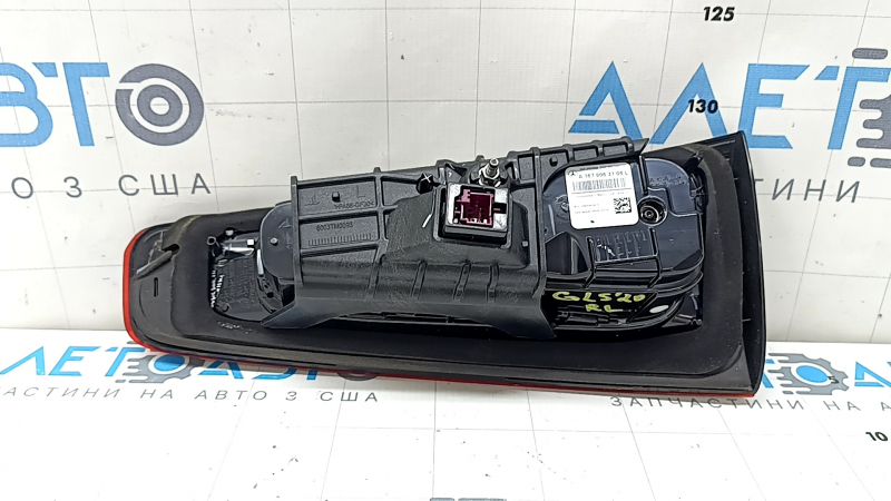 Ліхтар внутрішні двері багажника лівий Mercedes X167 GLS 450 580 20-23 LED, потертий, тріщина у склі