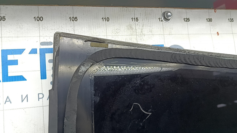 Стекло задней панорамы Tesla Model 3 18-23 подогрев, тонировка, триплекс, отрезан шлейф, порван уплотнитель