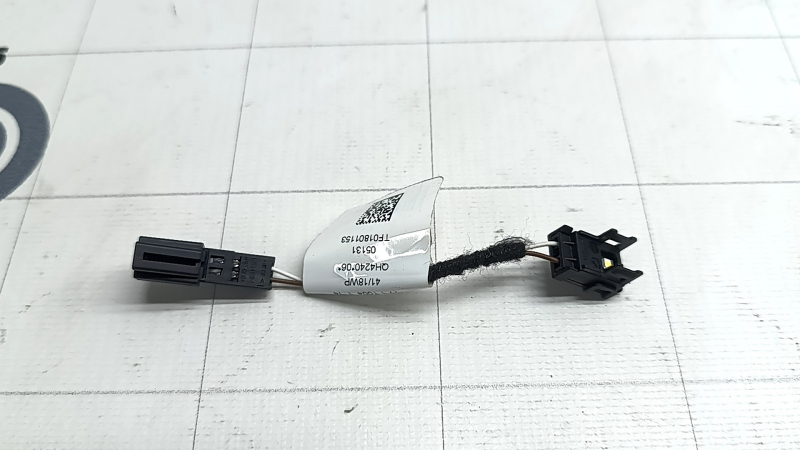 Подсветка кармана карты двери передней левой Tesla Model 3 18-23