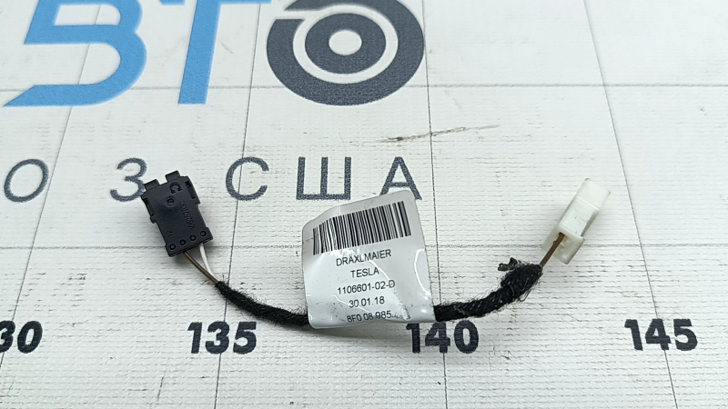 Подсветка кармана карты двери задней правой Tesla Model 3 18-23
