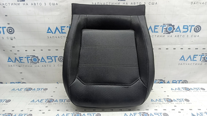 Обшивка подушки водительского сиденья VW Passat b8 16-19 USA кожа черная, с черной строчкой, перфорация, подогрев, треснута кожа