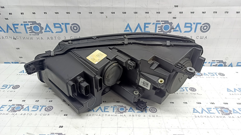 Фара передня права VW Passat b8 16-19 USA галоген, подряпини, під полірування