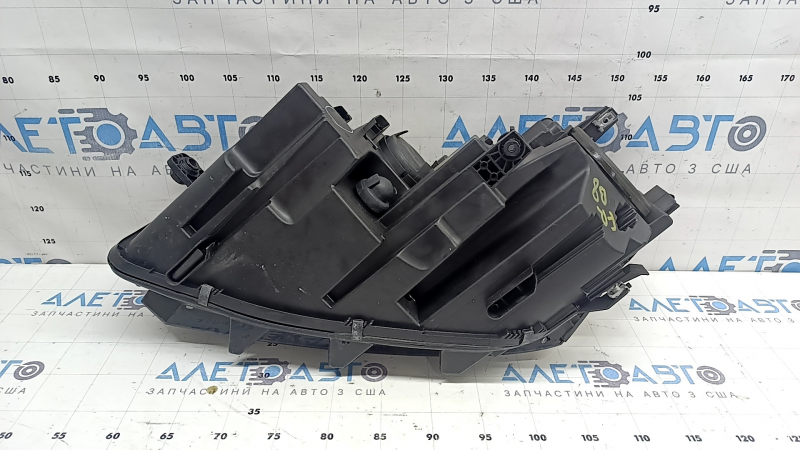 Фара передня права VW Passat b8 16-19 USA галоген, подряпини, під полірування