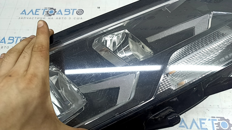 Фара передня права VW Passat b8 16-19 USA галоген, подряпини, під полірування