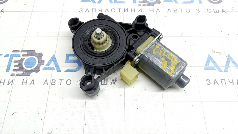 Мотор склопідйомника передній правий Audi A3 8V 15-20
