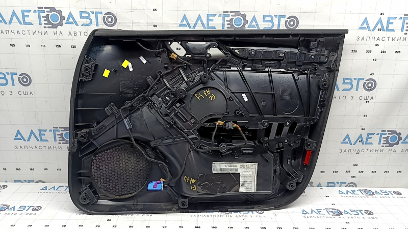 Обшивка дверей картка передня ліва Audi A3 8V 15-20 4d, 5d, чорна, шкіра, підлокітник шкіра чорна, сірий молдинг, подряпини
