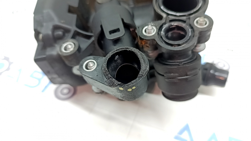 Корпус термостата в сборе BMW X3 G01 18-21 2.0T отломан фрагмент