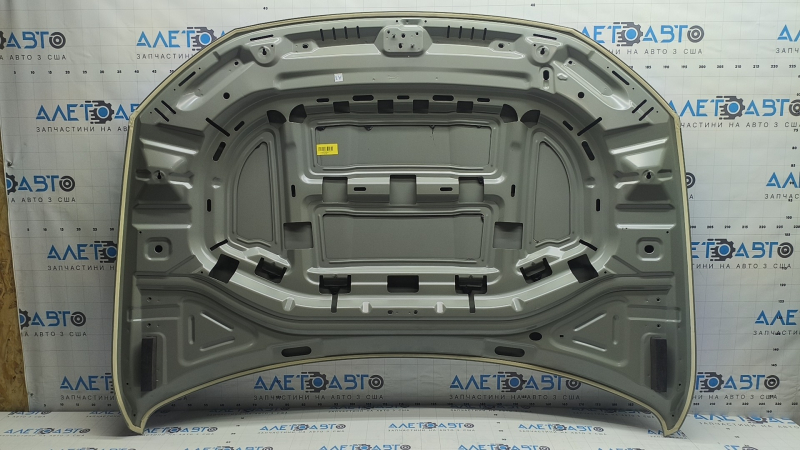 Капот голый Volkswagen Jetta 19-26