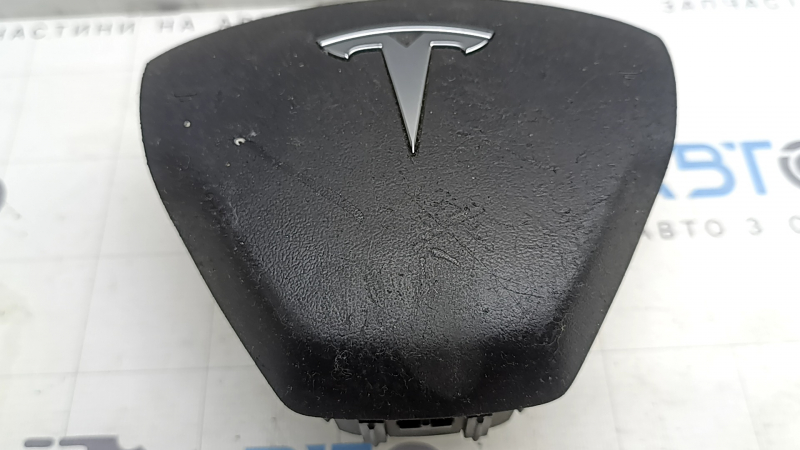 Подушка безопасности airbag в руль водительская Tesla Model 3 18-23 черная, царапины
