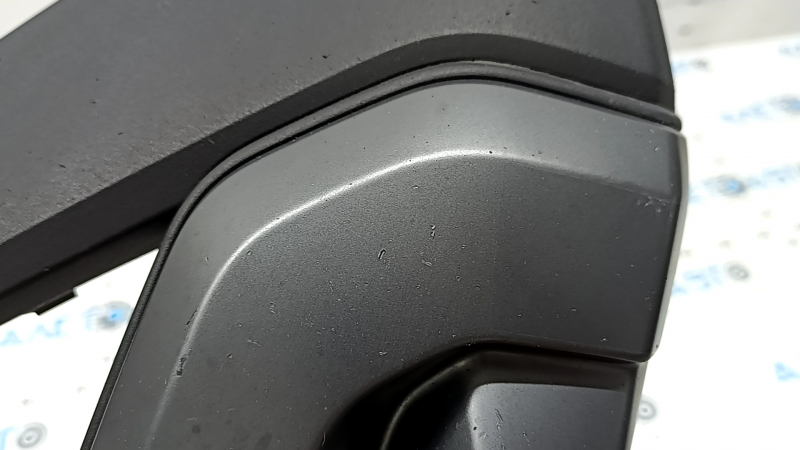 Молдинг переднего бампера центральный Hyundai Santa FE 19-23 XRT, структура с графит, царапины, сломано крепление