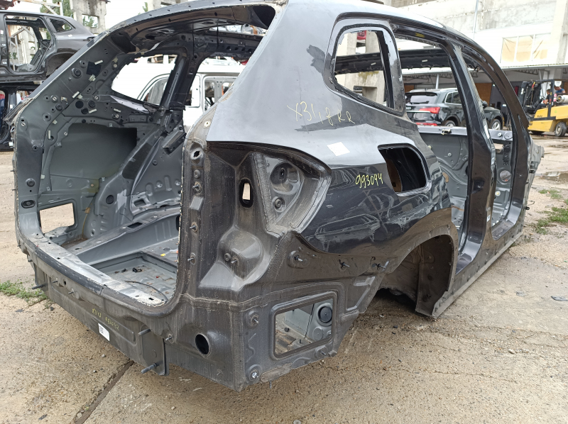Четверть крыло задняя правая BMW X3 G01 18-24 на кузове, графит, тычки, вмятина